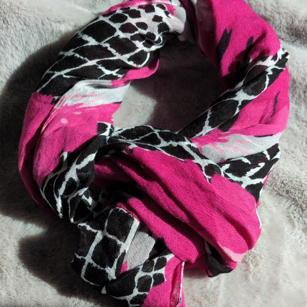 Bright Fuchsia Pink, White and Black Floral Circle Infinity Scarf
